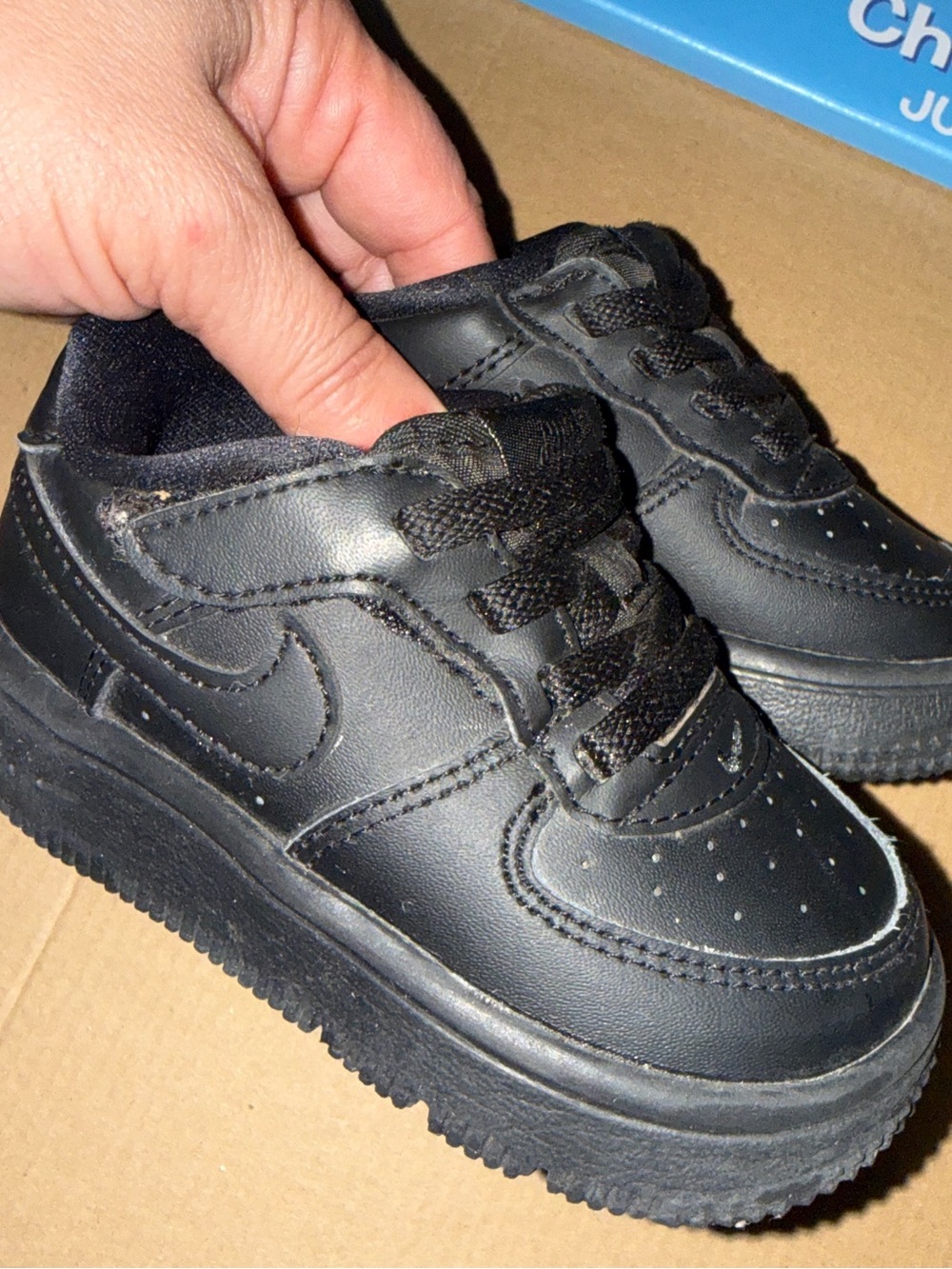 black toddler Nike Air Force 1 Low EasyOn 6c